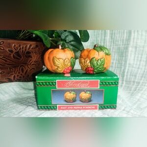 House Of Lloyd Christmas Around The World Salt & Pepper Pumpkin Shakers